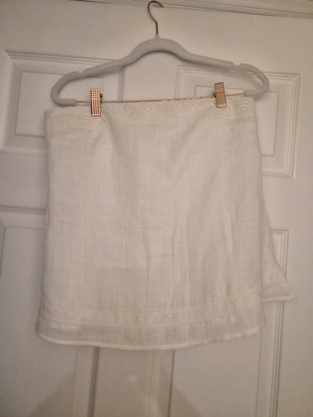 Linen Blend White Strapless Tube Top with Subtle Lace Trim